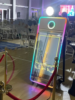Mirror Booth